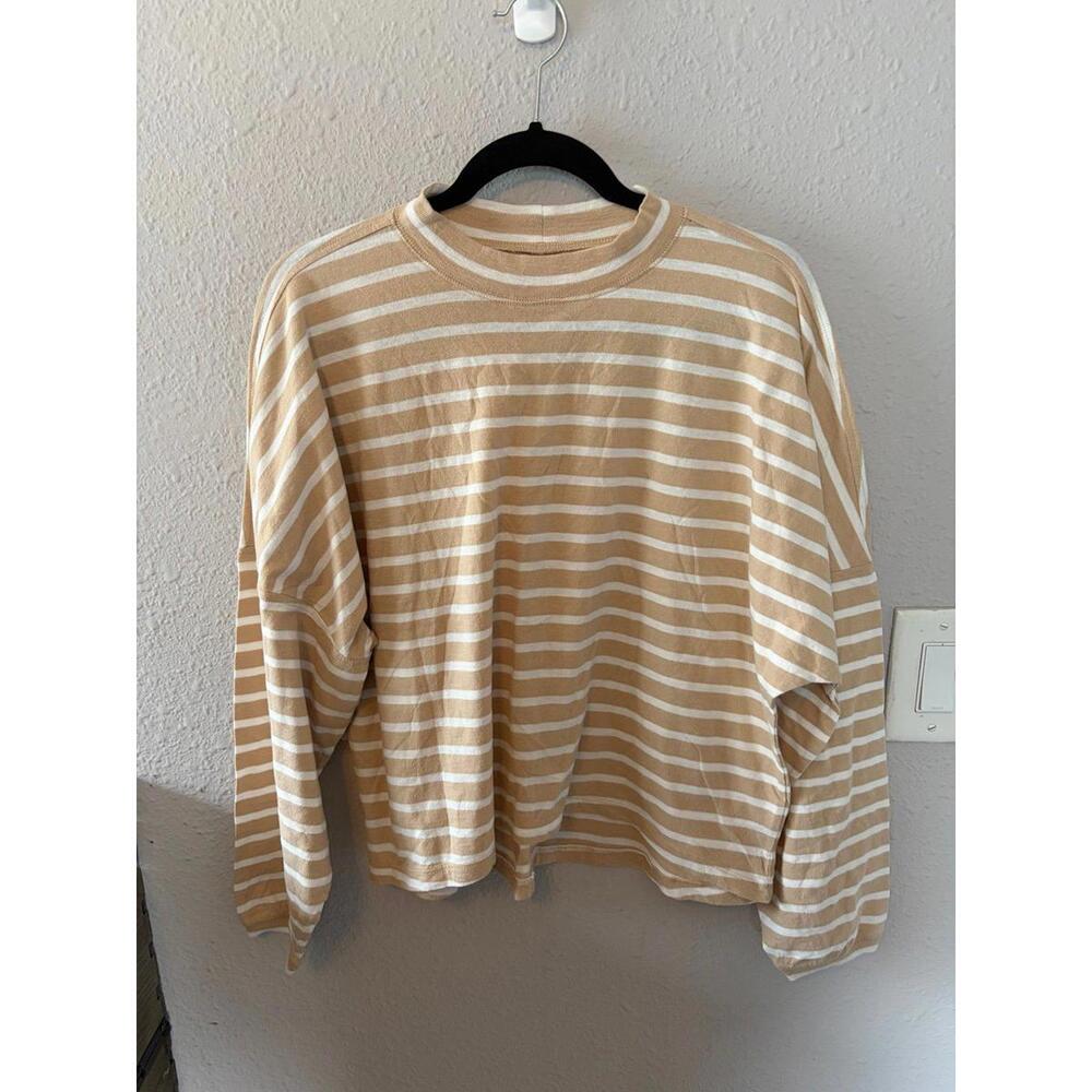 Aerie mock neck long sleeve tan/white size M oversized. Pinhole on shoulder